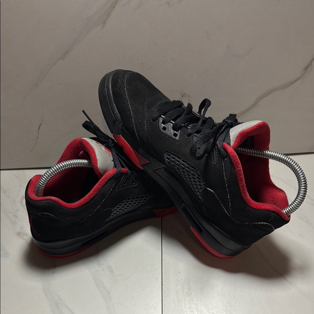 Jordan Athletic Shoes Black Red